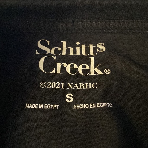 "Welcome to Schitt's Creek - Where Everyone Fits In" Black Tee Shirt Small NWT - Picture 5 of 5